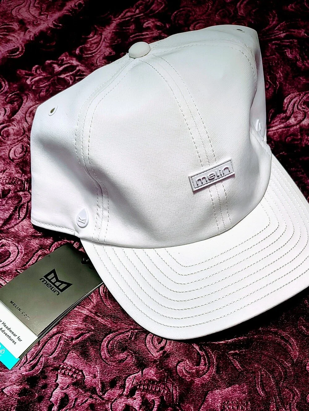 **NWT**(Melin) The Legend                           Hydro Performance Dad hat...